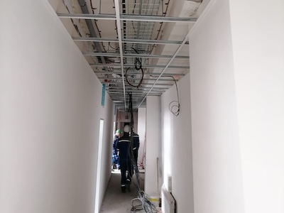 Realizace sádrokartonových podhledů a příček na akci ORLEN Litvínov